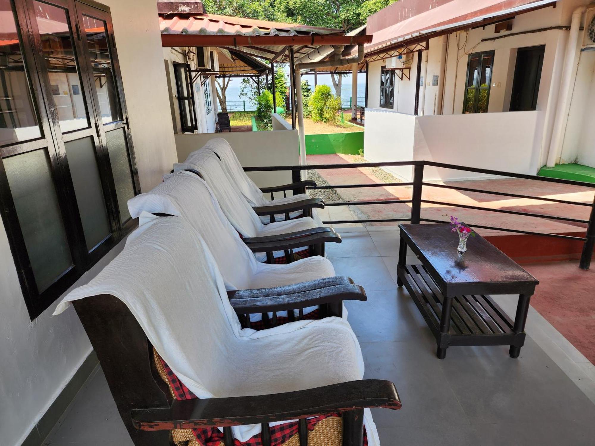 Illikkalam Lakeside Cottages Kumarakom Kerala Экстерьер фото
