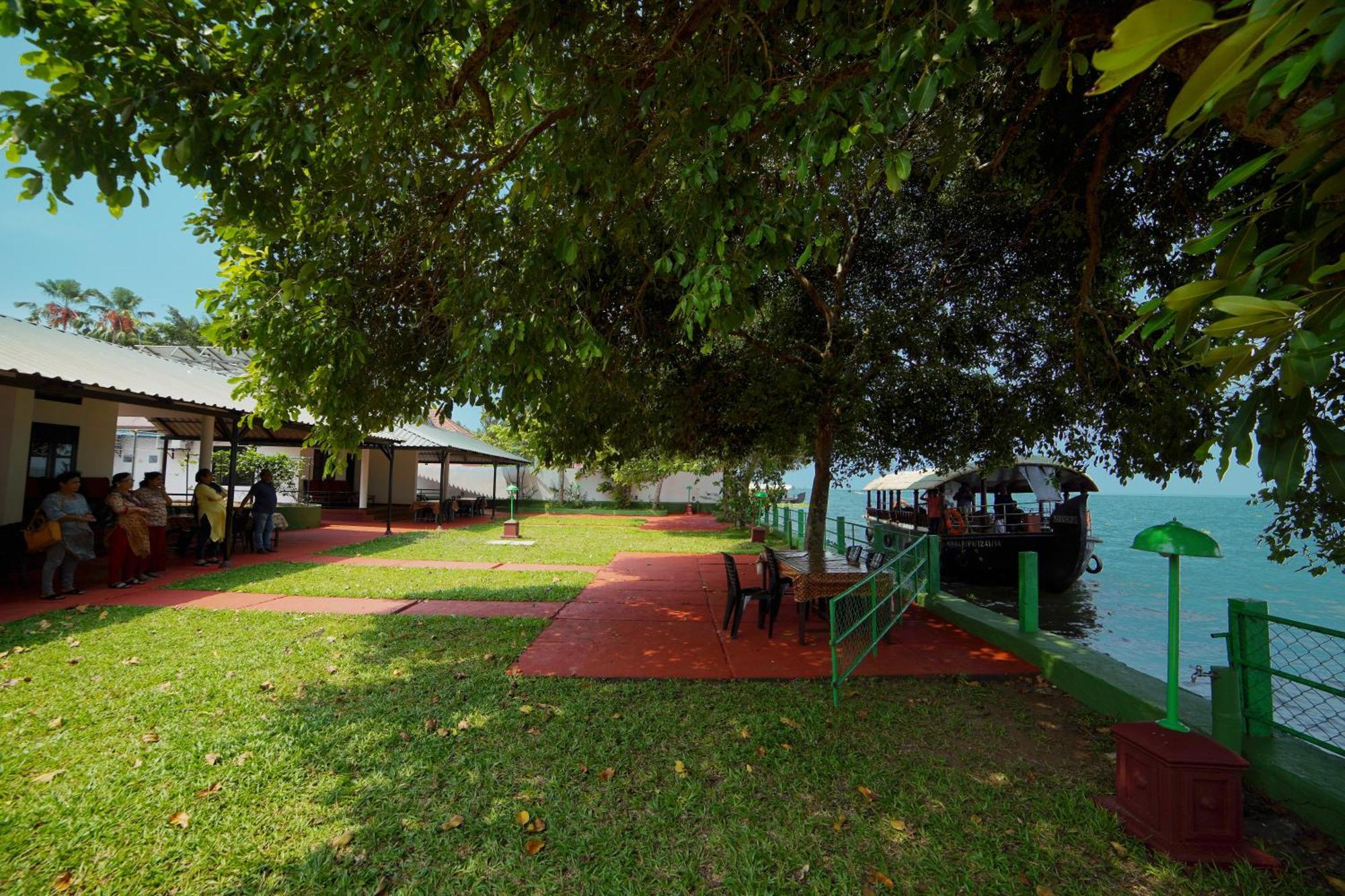 Illikkalam Lakeside Cottages Kumarakom Kerala Экстерьер фото