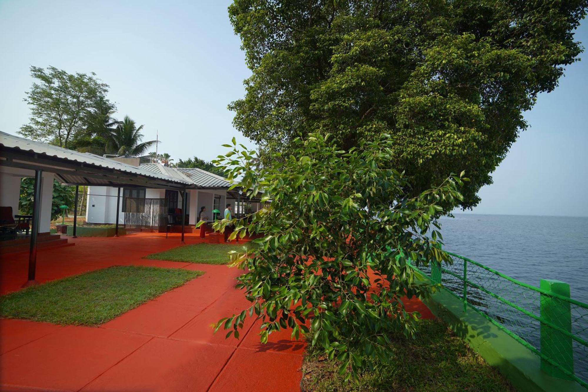 Illikkalam Lakeside Cottages Kumarakom Kerala Экстерьер фото